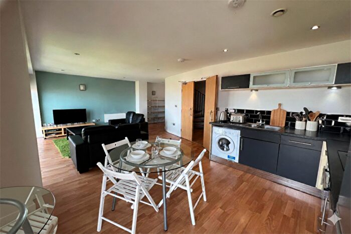 2 Bedroom Apartment To Rent In West One Panorama, City Centre, S1