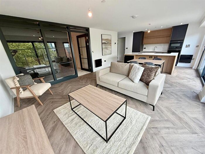 2 Bedroom Apartment To Rent In St. Pauls Square, Birmingham, B3