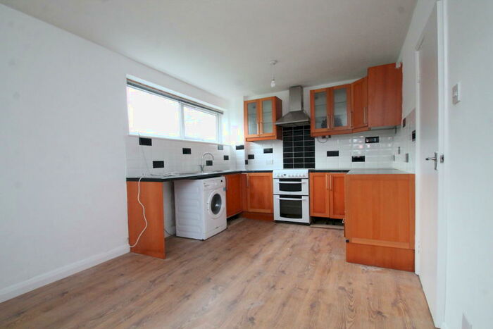 2 Bedroom Flat To Rent In Glen Court, Lee, SE12