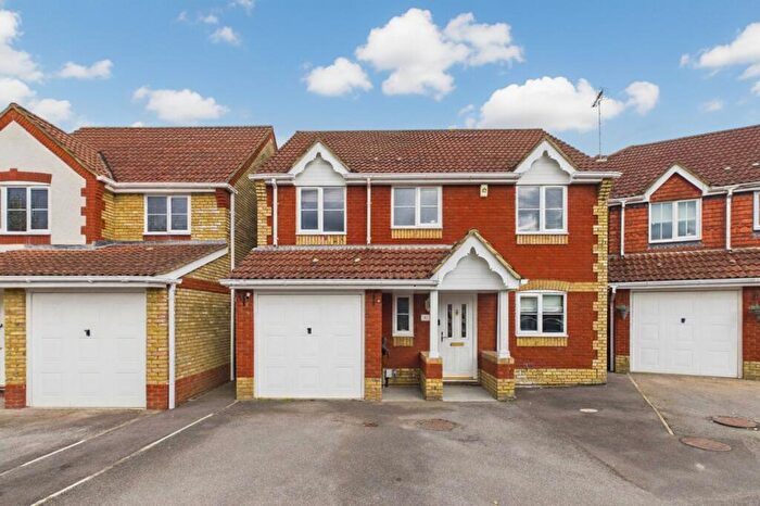 4 Bedroom Detached House For Sale In Whitby Close, Farnborough, Hampshire, GU14