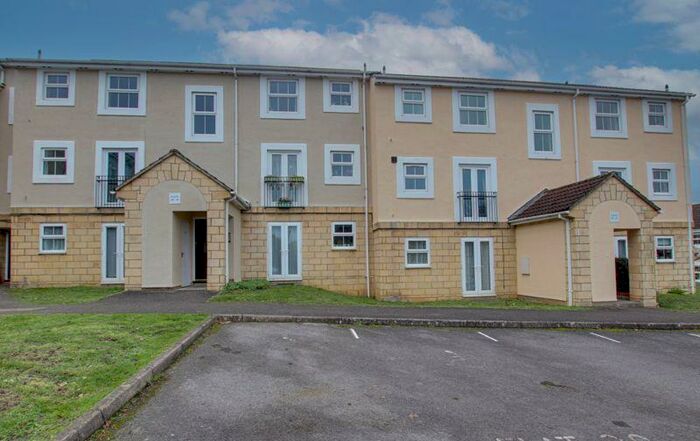 2 Bedroom Flat To Rent In Queens Square, Chippenham, SN15