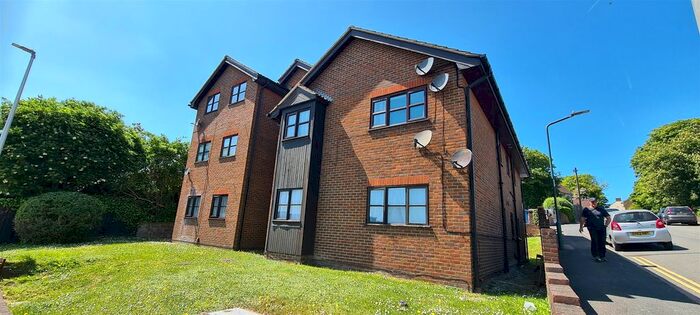 Studio To Rent In Alexander Court, Mill Road, Rochester, ME2