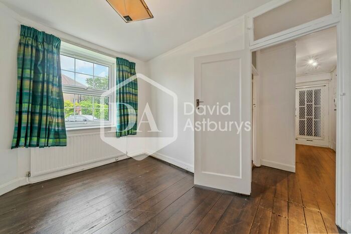 2 Bedroom Flat To Rent In Langstone Way, Mill Hill, London, NW7