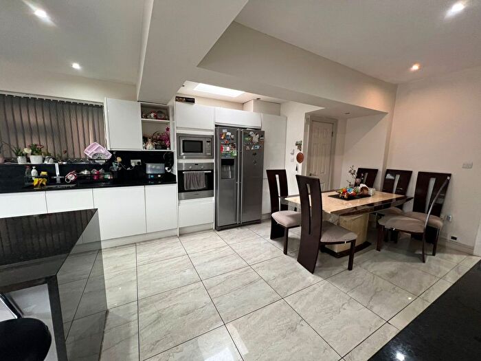 4 Bedroom Semi-Detached House To Rent In Mayesbrook Road, Dagenham, RM8