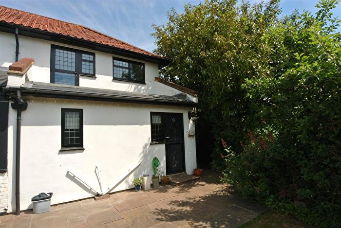 1 Bedroom Semi-Detached House To Rent In Langton Way, Egham, TW20