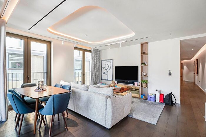 3 Bedroom Flat For Sale In Fareham Street, London, W1F