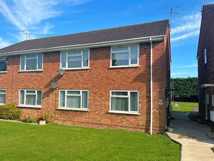 2 Bedroom Maisonette To Rent In Painswick Road, Matson, Gloucester, GL4