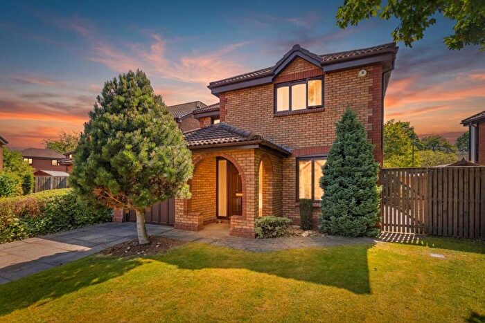 3 Bedroom Detached House For Sale In Kennedie Park, Mid Calder, EH53