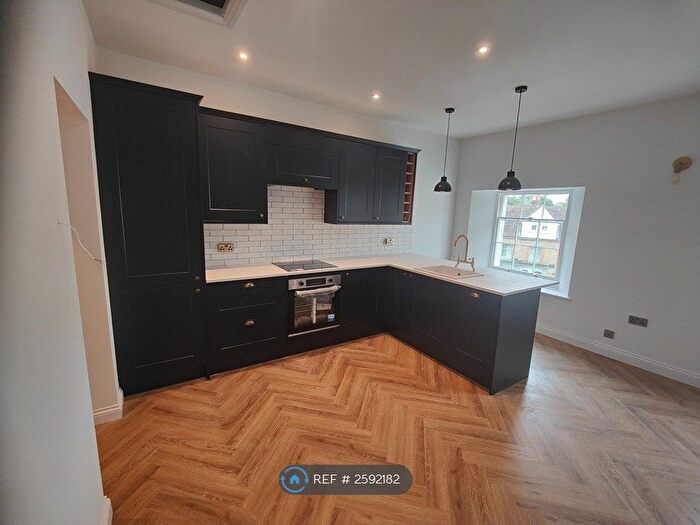 1 Bedroom Flat To Rent In Market Place, Wincanton, BA9