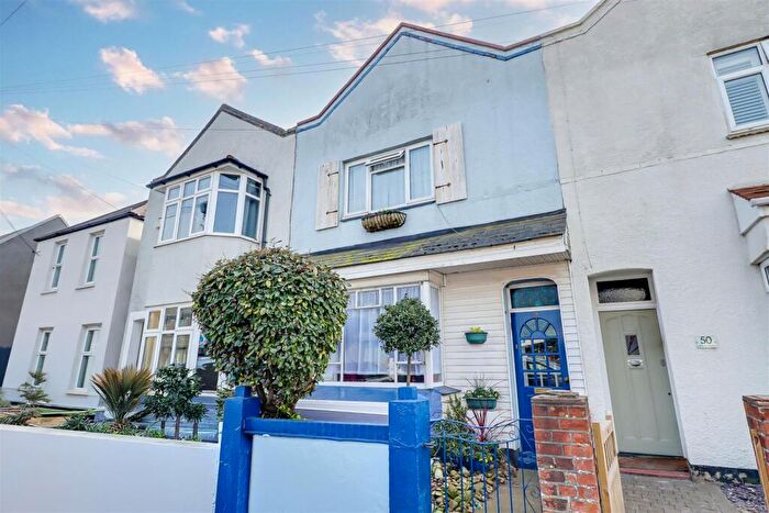 3 Bedroom Terraced House For Sale In Glendale Gardens, Leigh-on-Sea, SS9