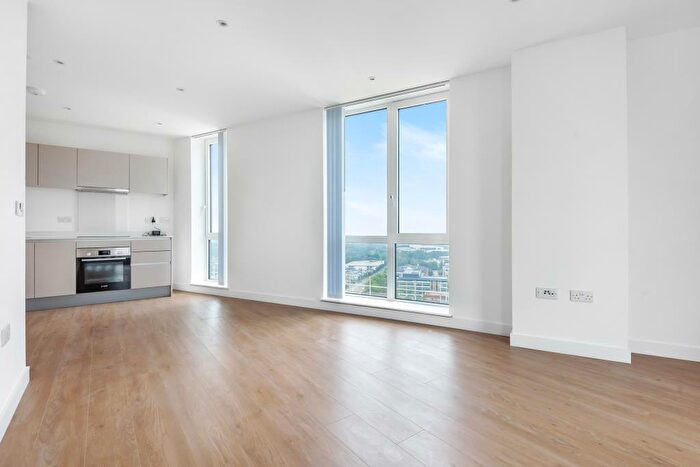 2 Bedroom Apartment To Rent In Royal Winchester House, Bracknell, RG12