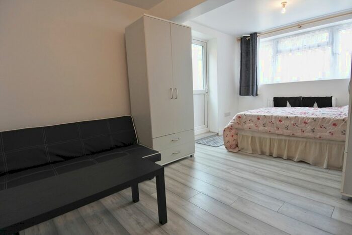Studio To Rent In Denzil Road, London, NW10