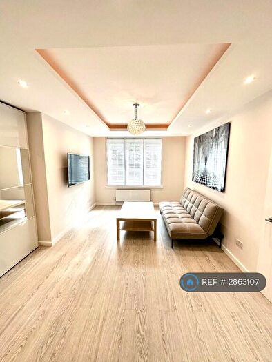 2 Bedroom Flat To Rent In Hillsborough Court, London, NW6