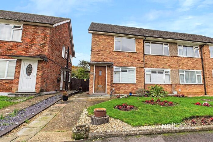 2 Bedroom Maisonette For Sale In Vernon Close, West Ewell, Surrey., KT19