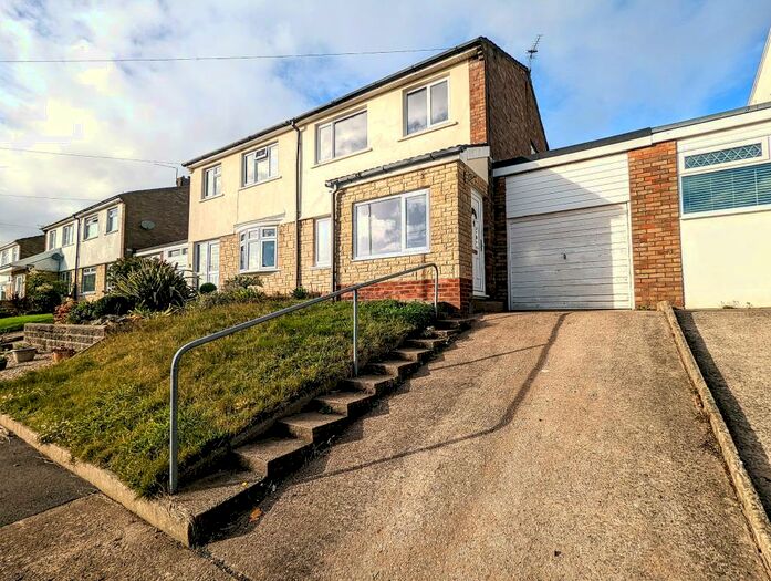 3 Bedroom House To Rent In Westhill Drive, Llantrisant, Pontyclun, CF72