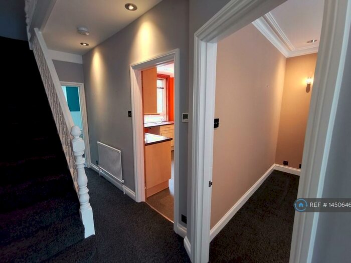 2 Bedroom Maisonette To Rent In Coronation Street, Brighton, BN2