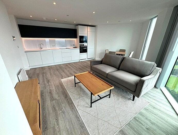 2 Bedroom Flat To Rent In Silvercroft Street, Manchester, Greater Manchester, M15