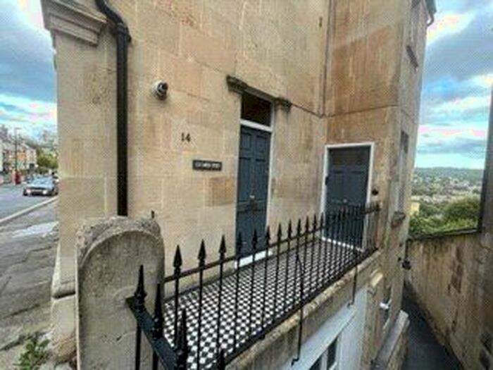 1 Bedroom Flat To Rent In Lower Camden Place, Bath, BA1