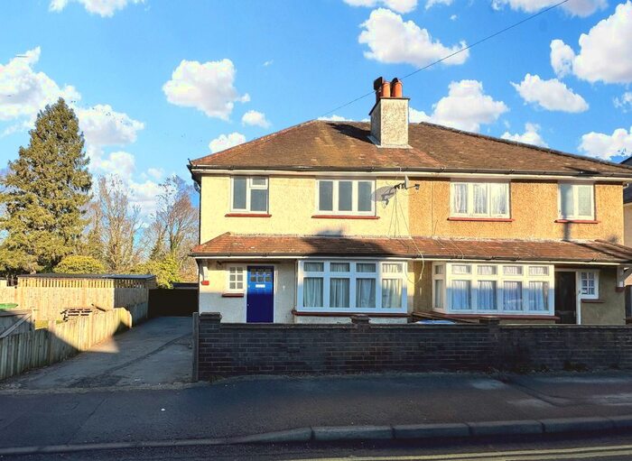 3 Bedroom Semi-Detached House To Rent In Union Street, Farnborough, GU14