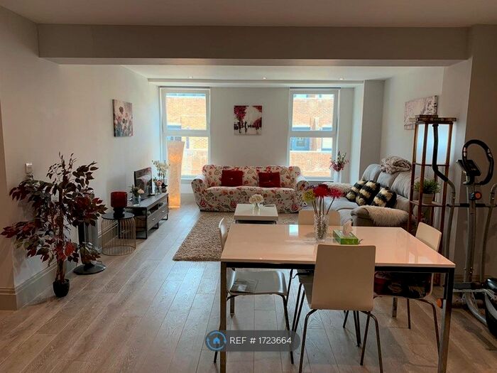 1 Bedroom Flat To Rent In Dales House, Teddington, TW11