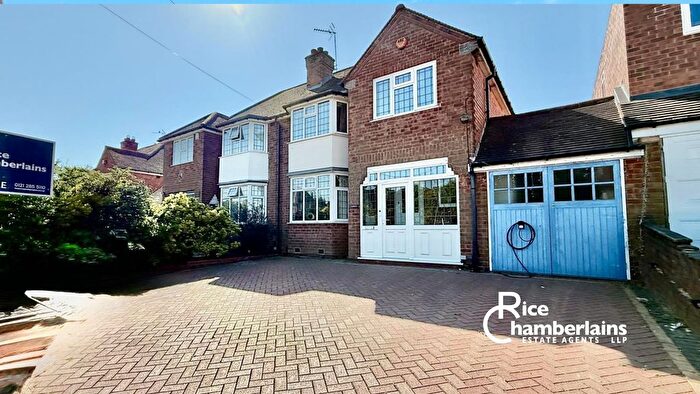 3 Bedroom Semi-Detached House For Sale In South Road, Northfield, Birmingham, B31