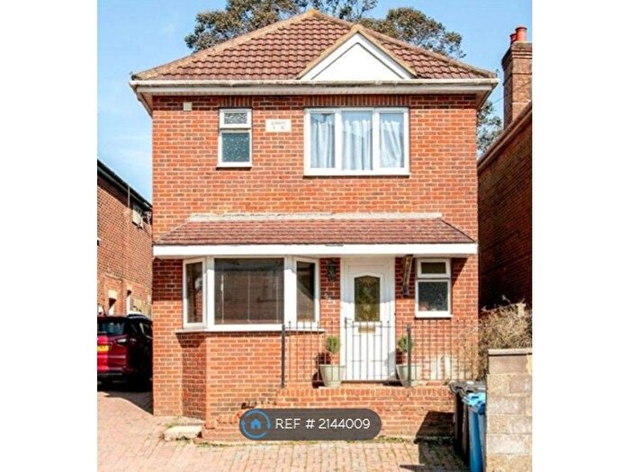 5 Bedroom Detached House To Rent In Sterte Road, Poole, BH15