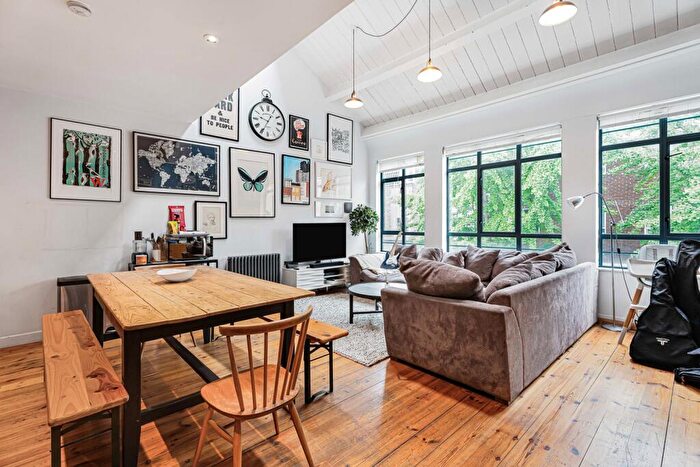 2 Bedroom Apartment For Sale In Whitecross Street, London, EC1Y