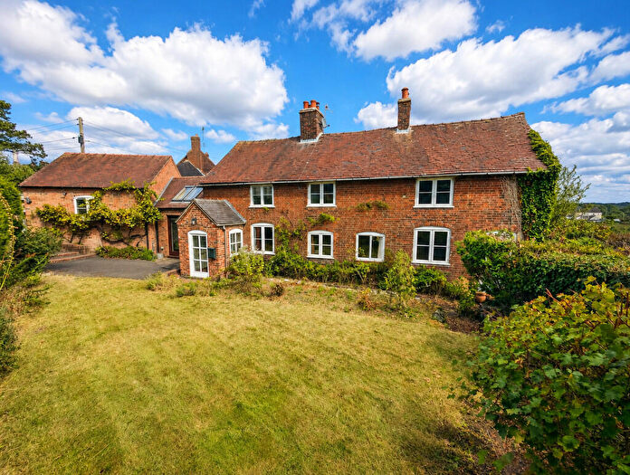 3 Bedroom Detached House For Sale In Hall Lane, Middle Mayfield, DE6