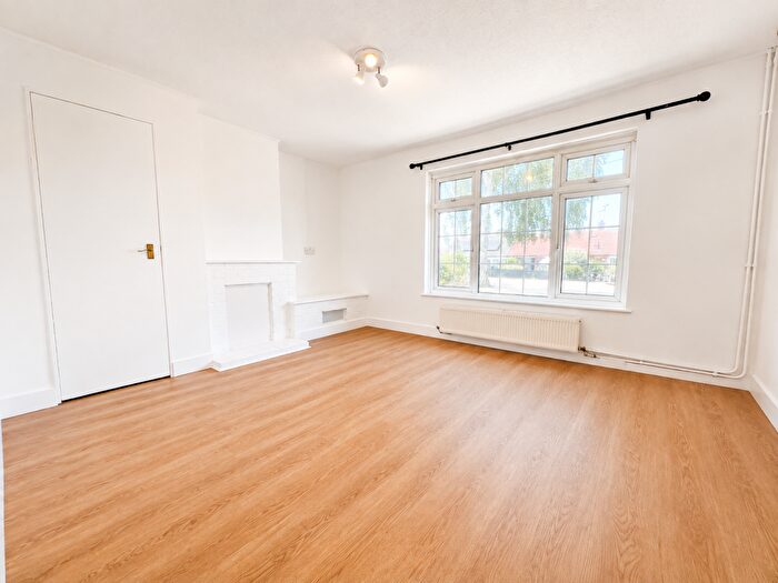 1 Bedroom Bungalow To Rent In Purcell Close, Basildon, SS15