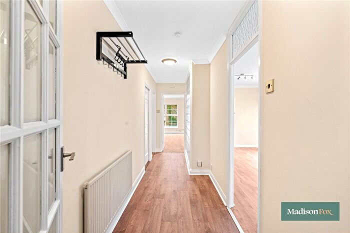 4 Bedroom End Terrace House To Rent In Hazelwood, Loughton, Essex, IG10