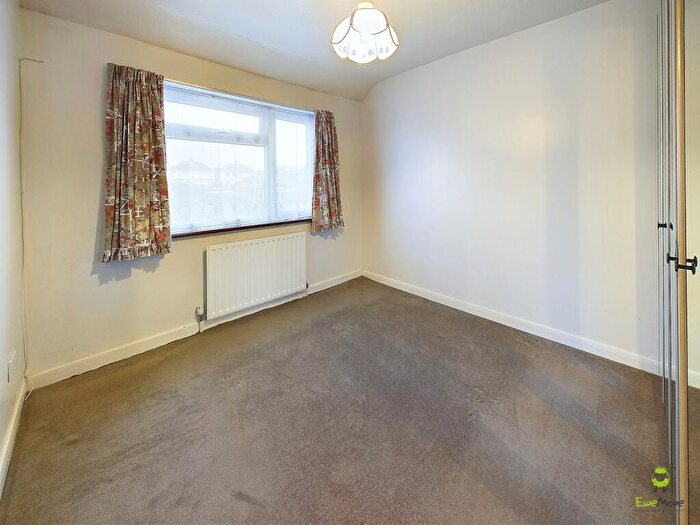 3 Bedroom End Of Terrace House For Sale In Clovelly Road, Bexleyheath, Kent, DA7
