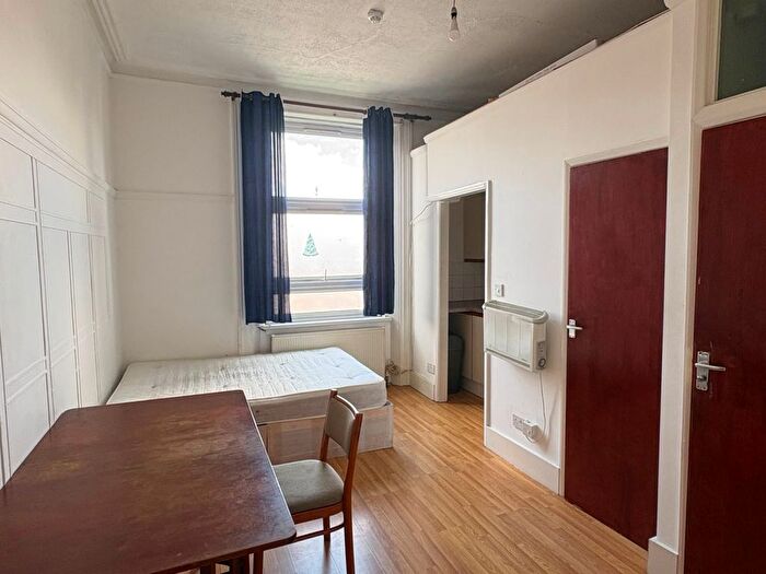 Studio To Rent In Pownall Gardens, Hounslow, TW3