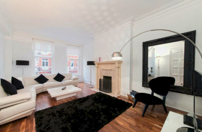 2 Bedroom Apartment To Rent In Baker Street, Marylebone, London, NW1