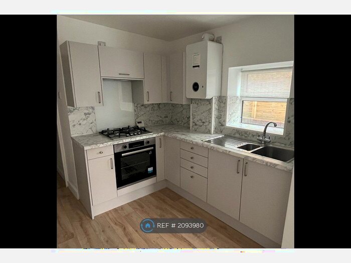 1 Bedroom Flat To Rent In Cherry Tree Avenue, Dover, CT16