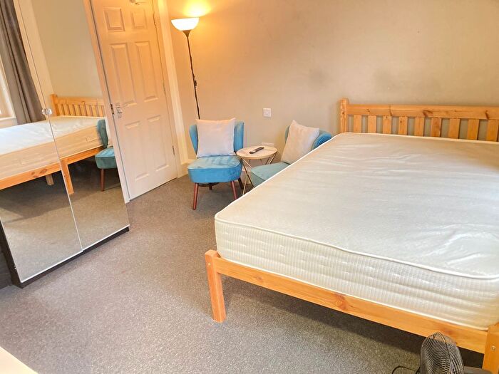 Studio To Rent In Very Near Bond Street Area, Ealing Broadway Area, W5