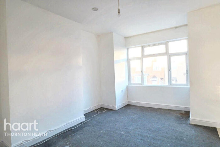 2 Bedroom Flat For Sale In Melfort Road, Thornton Heath, CR7