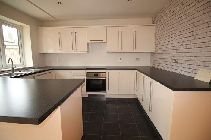2 Bedroom Maisonette To Rent In Runnymede, Colliers Wood, SW19