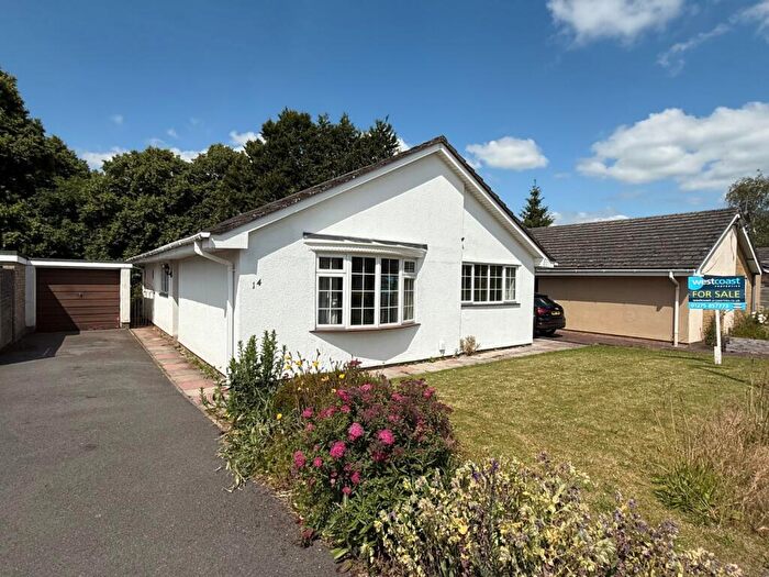 3 Bedroom Bungalow For Sale In Avening Close, Nailsea, Bristol, Somerset, BS48