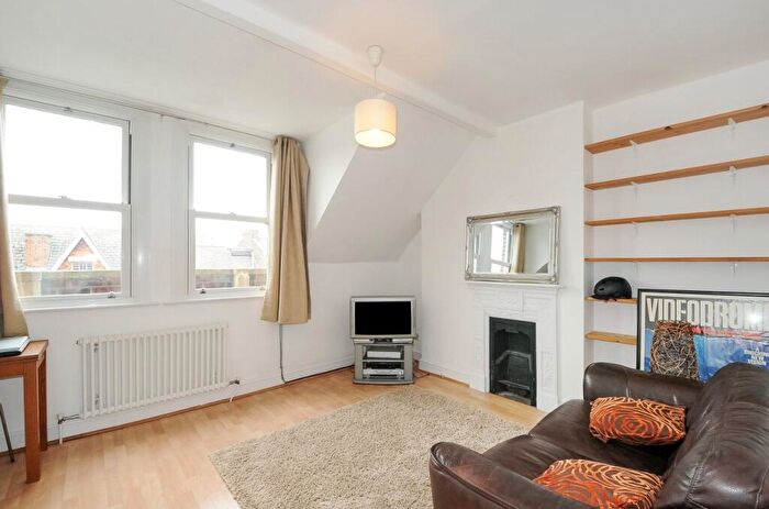 1 Bedroom Flat To Rent In Rye Lane, London, SE15