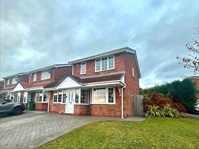 4 Bedroom Detached House For Sale In Belvoir Close, Milking Bank, Dudley, DY1