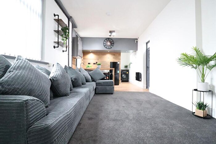 2 Bedroom Flat To Rent In Cwmdare Street, Cathays, Cardiff, CF24