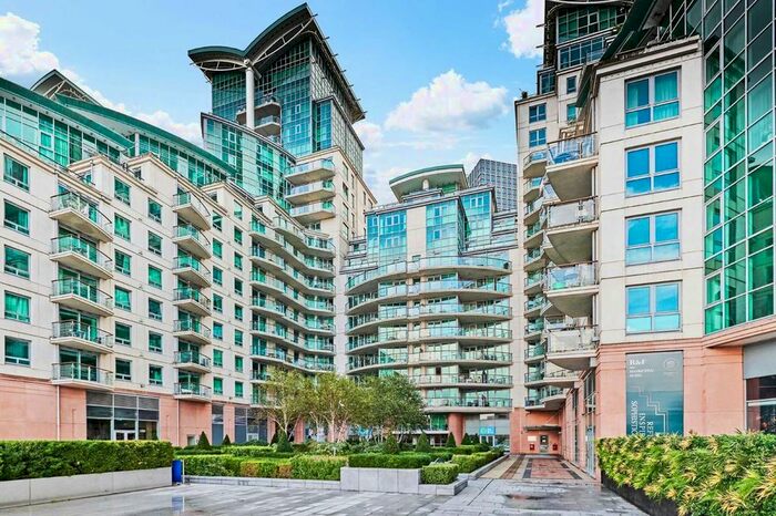 1 Bedroom Flat To Rent In St. George Wharf, London, SW8