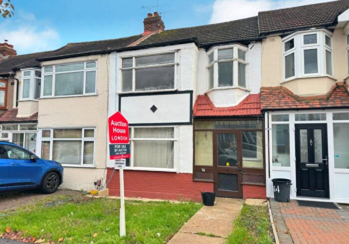 3 Bedroom Terraced House For Sale In The Drive, Collier Row, Romford, Essex, RM5