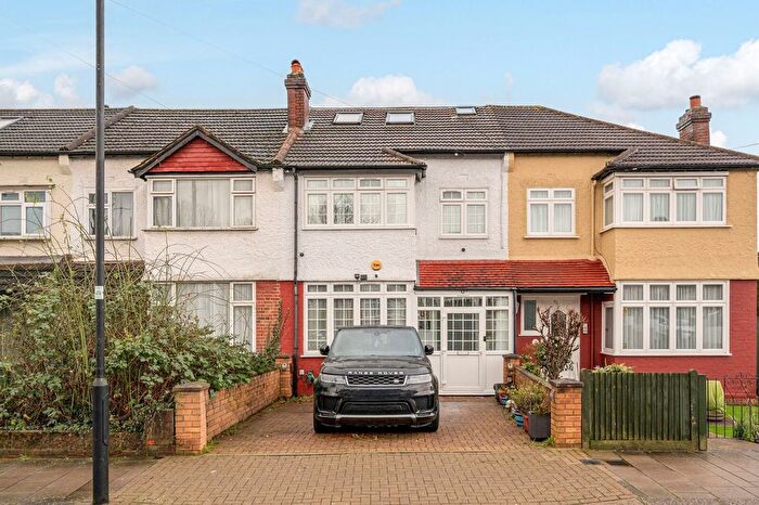 4 Bedroom Property For Sale In Glenister Park Road, Streatham Vale, London, SW16