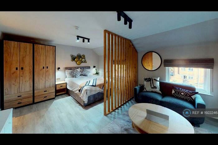 5 Bedroom Flat To Rent In Chatham Street, Reading, RG1