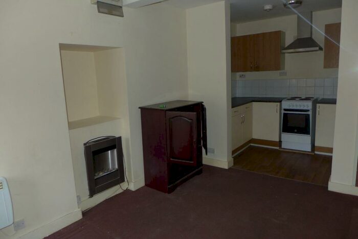 1 Bedroom Flat To Rent In High Street, CF32