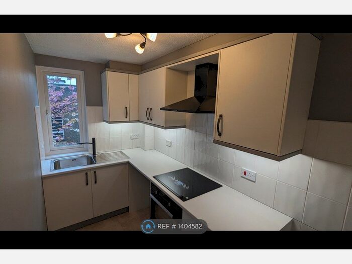 2 Bedroom Flat To Rent In Old Bakery Court, Poole, BH15