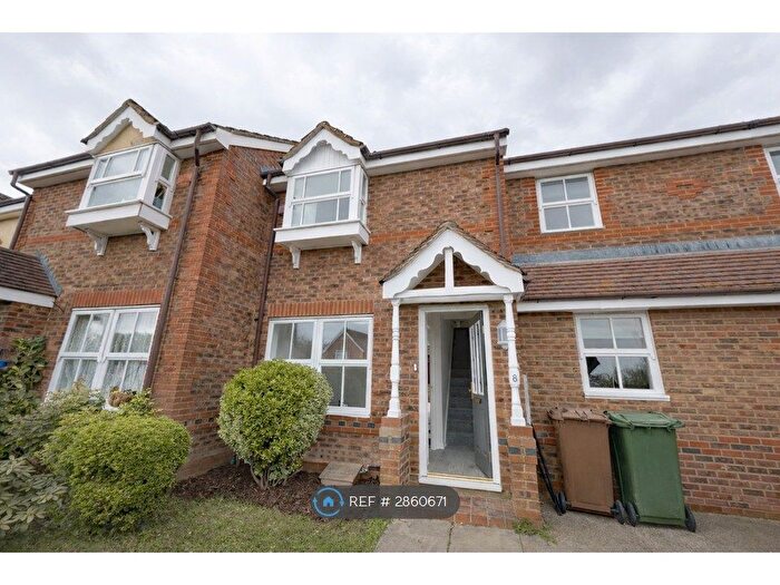 3 Bedroom Terraced House To Rent In Scholars Walk, Guildford, GU2