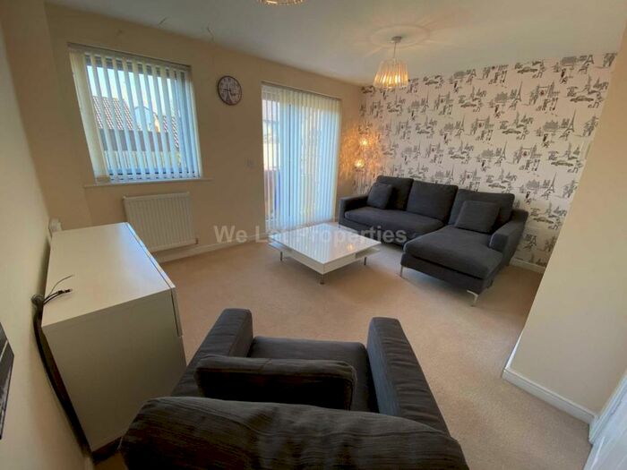 3 Bedroom House To Rent In Metcombe Way, Beswick, M11