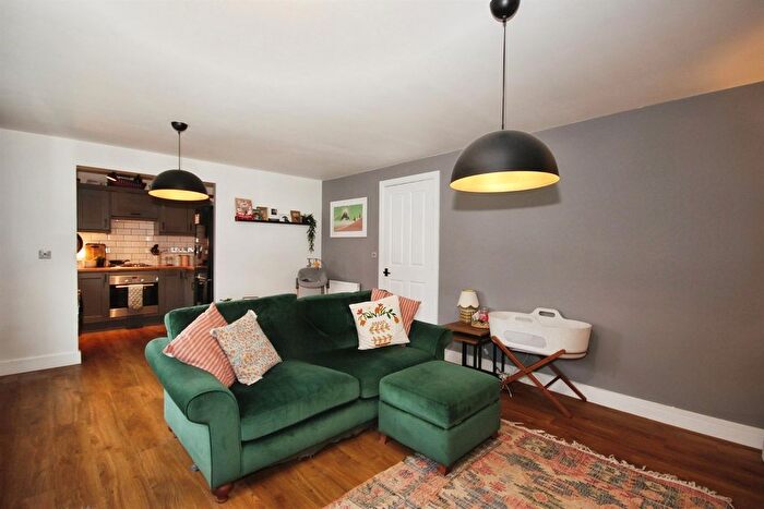 2 Bedroom Flat For Sale In Turberville Place, Warwick, CV34